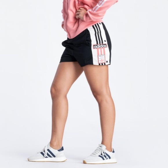 New Adidas Originals Shorts - Picture 2 of 7